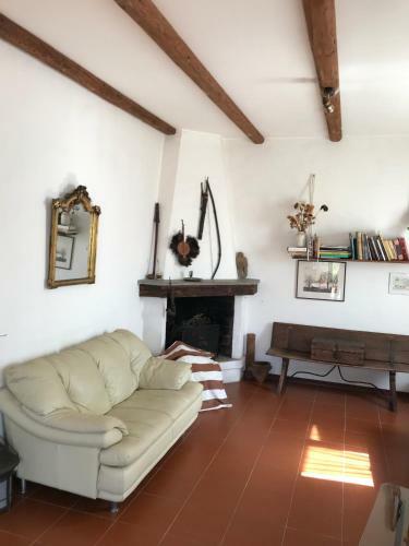 Hilltop Villa Garden With Jacuzzi Great Views