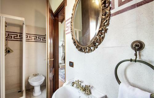 Apartamentos Stunning Home In Poggio Catino W/ Outdoor Swimming Pool, Sauna And Wifi