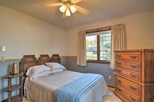 Quintessential Lake George House With Bbq And Fire Pit