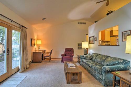 Quintessential Lake George House With Bbq And Fire Pit
