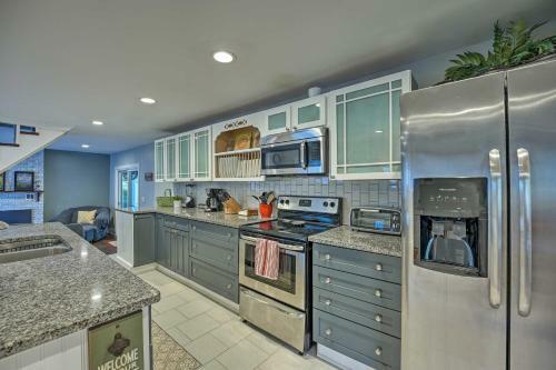 Renovated, Spacious Retreat In Union Pier!