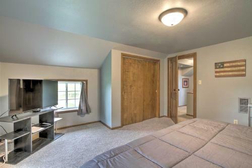 Pet-friendly Spring Grove Home With Serene Yard!