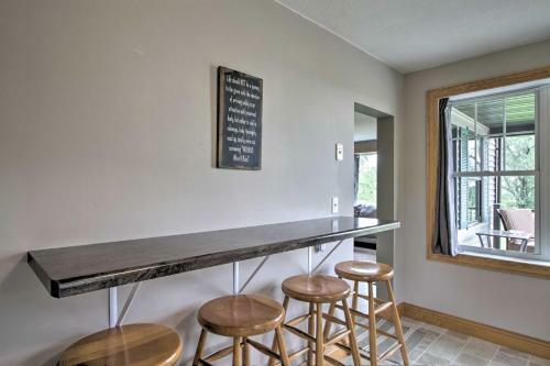 Pet-friendly Spring Grove Home With Serene Yard!