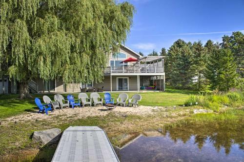 Picturesque Lakefront Retreat With Fire Pit!
