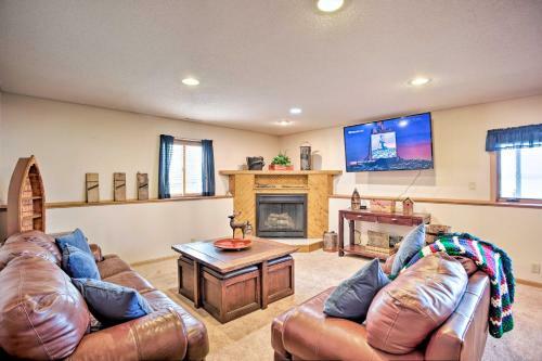Spacious House With Deck And Yard On Lake Francis!