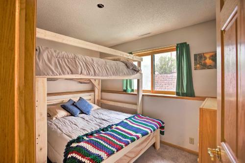 Spacious House With Deck And Yard On Lake Francis!