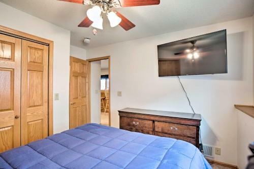 Spacious House With Deck And Yard On Lake Francis!