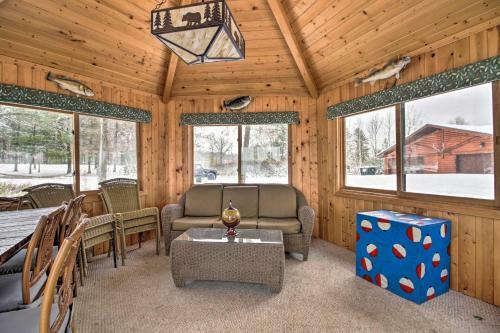 Expansive Ruth Lake Home With Dock, Firepit And Beach!