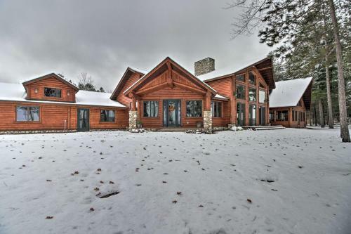 Expansive Ruth Lake Home With Dock, Firepit And Beach!