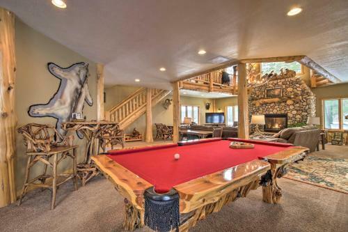 Expansive Ruth Lake Home With Dock, Firepit And Beach!