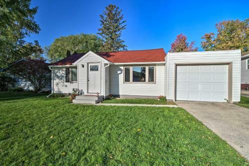 Charming Home With Patio Near Otter Tail River!