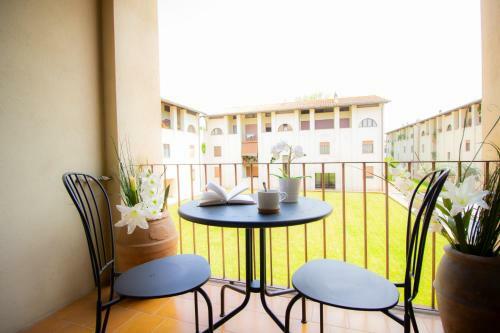 Pisa Books & Tower Apartment