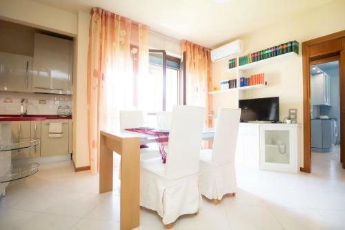 Pisa Books & Tower Apartment