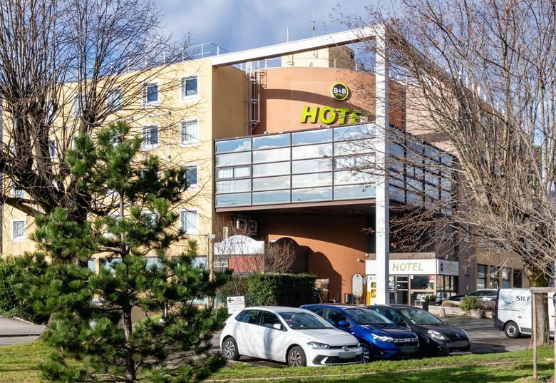 Comfort Hotel Residence(.)