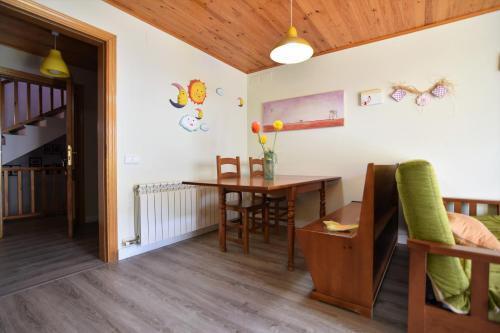 Apartamentos L�era De Baix