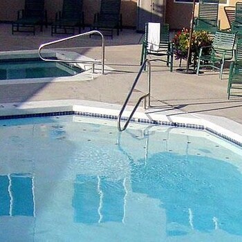 Hotel Broadway Inn Conference Center