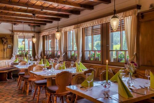 Hostal Landhotel Restaurant Jostalst�ble