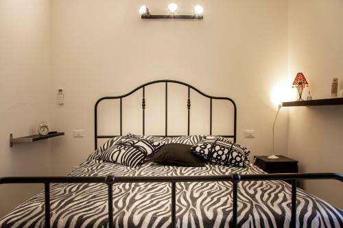 Hostal Suite Black And Wite
