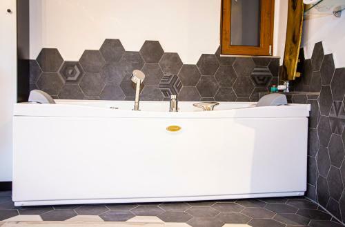 Hostal Suite Black And Wite