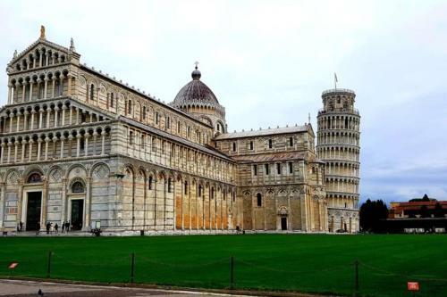 Apartamento Tra Miracoli E Cavalieri
