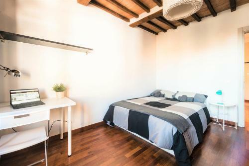 Hostly - La Pera Suite Apartment - 2 Bedrooms, Full Center