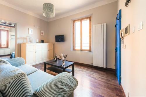 Hostly - La Pera Suite Apartment - 2 Bedrooms, Full Center