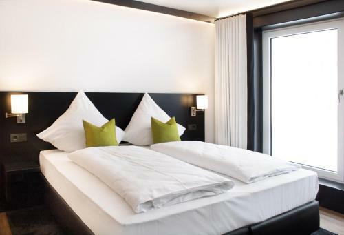 Al Hotel