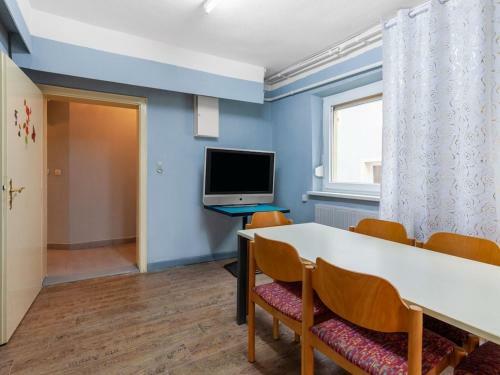 Authentic Apartment In Lehrberg Near Lehrberger Kappl