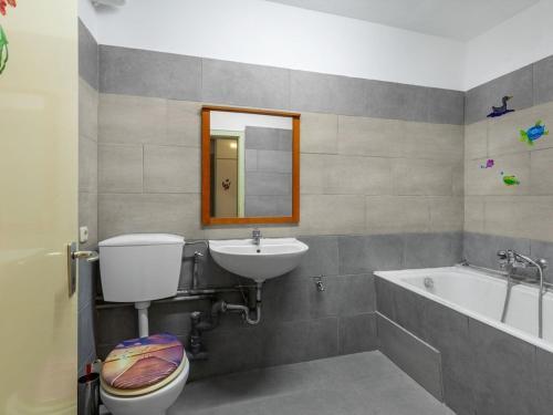 Authentic Apartment In Lehrberg Near Lehrberger Kappl