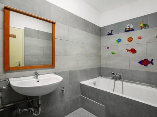 Authentic Apartment In Lehrberg Near Lehrberger Kappl