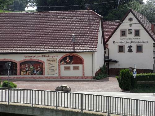 Hostal Restaurant & Pension "bauernhof Zum Silberbergwerk"