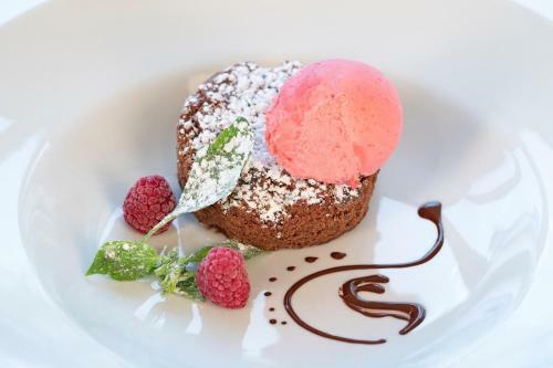 Hotel & Gutsgasthaus K�berle