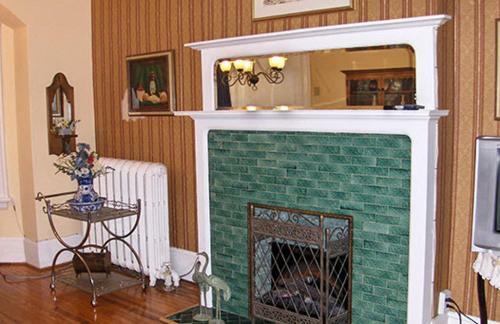 Agincourt Manor B&B Suites