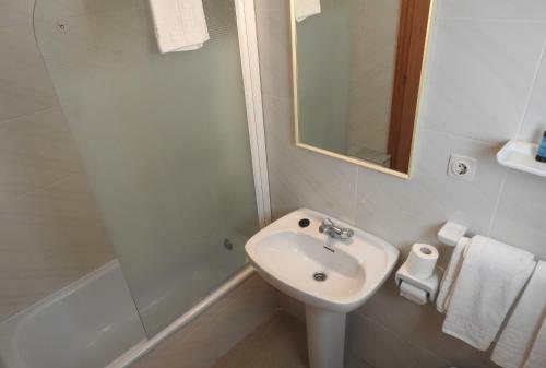 Hostal Noray Y Hostal Rigau