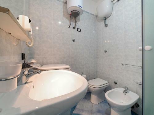Comfy Apartment In Policastro Bussentino With Swimming Pool