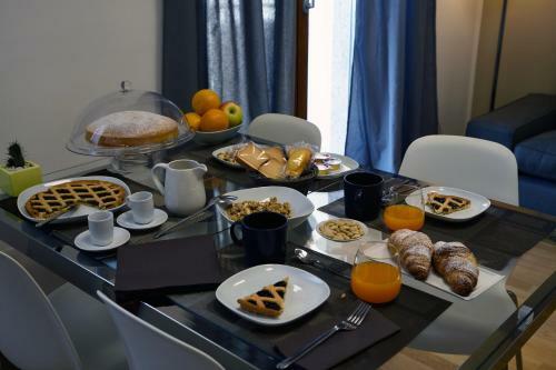 Hostal Pyramis Room