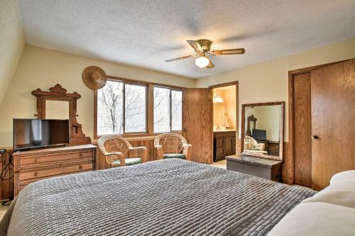Lake-view Kimball Cabin With 10 Acres And Private Beach