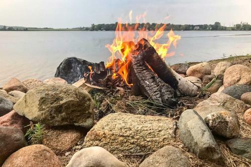 Lake-view Kimball Cabin With 10 Acres And Private Beach