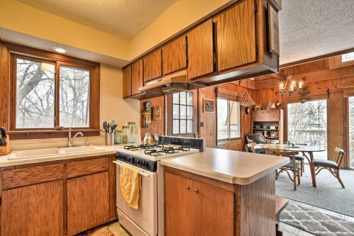 Lake-view Kimball Cabin With 10 Acres And Private Beach