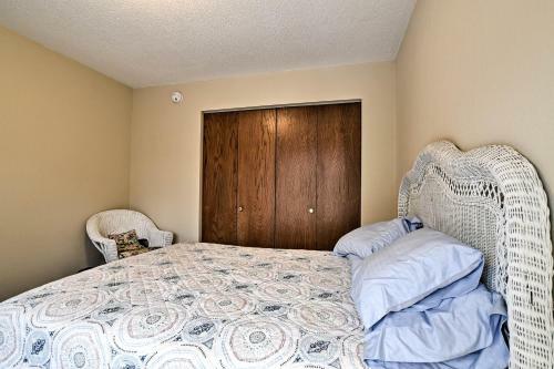 Lake-view Kimball Cabin With 10 Acres And Private Beach