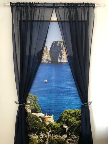 B&B Pompei Window