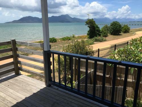 Cardwell Beachfront Motel