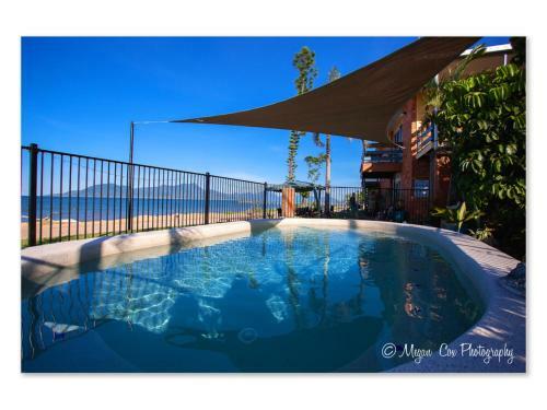 Cardwell Beachfront Motel