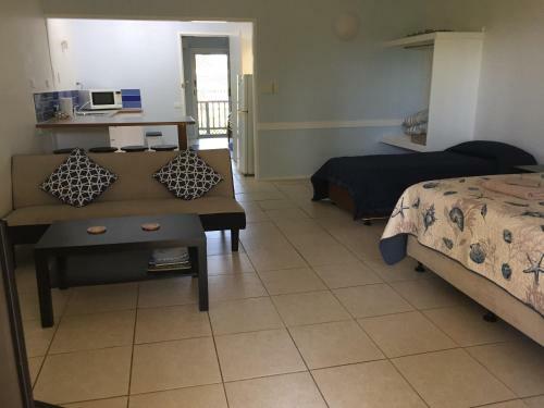 Cardwell Beachfront Motel