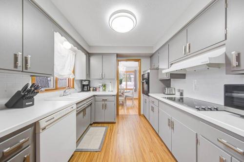 Apartamento Cheerful, Cozy 4 Bedroom Home With Fireplaces.