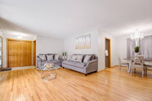Apartamento Cheerful, Cozy 4 Bedroom Home With Fireplaces.