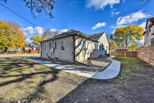 Mpls Duplex With Wifi And Kitchen 5 Mi To Dtwn!