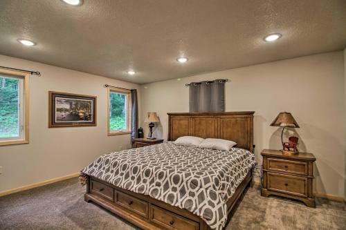 Relaxing Lakefront Retreat With Private Dock!