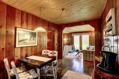 1950?s Vintage Cottage