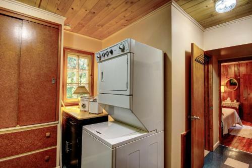 1950?s Vintage Cottage